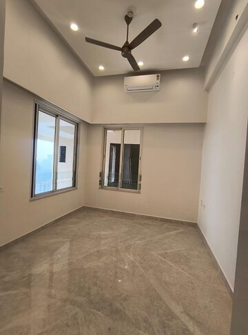 Room in 3 BHK Apartment at Indiabulls Sky Forest, Lower Parel – for Rent