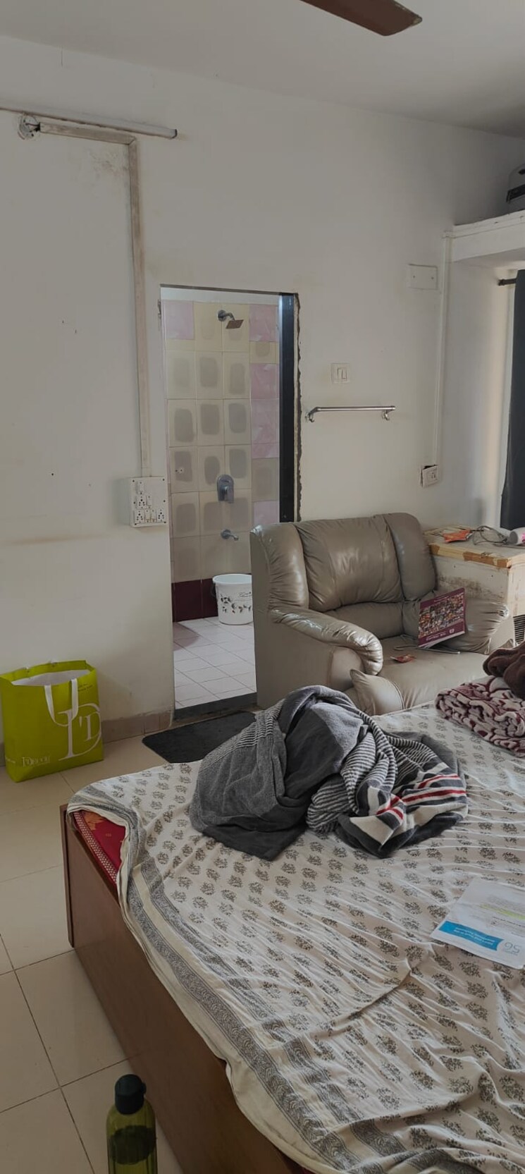 Living Room, royal-classic-co-op-society 2 Bedroom 950 Sq.Ft. Apartment In Andheri West Mumbai 8632847