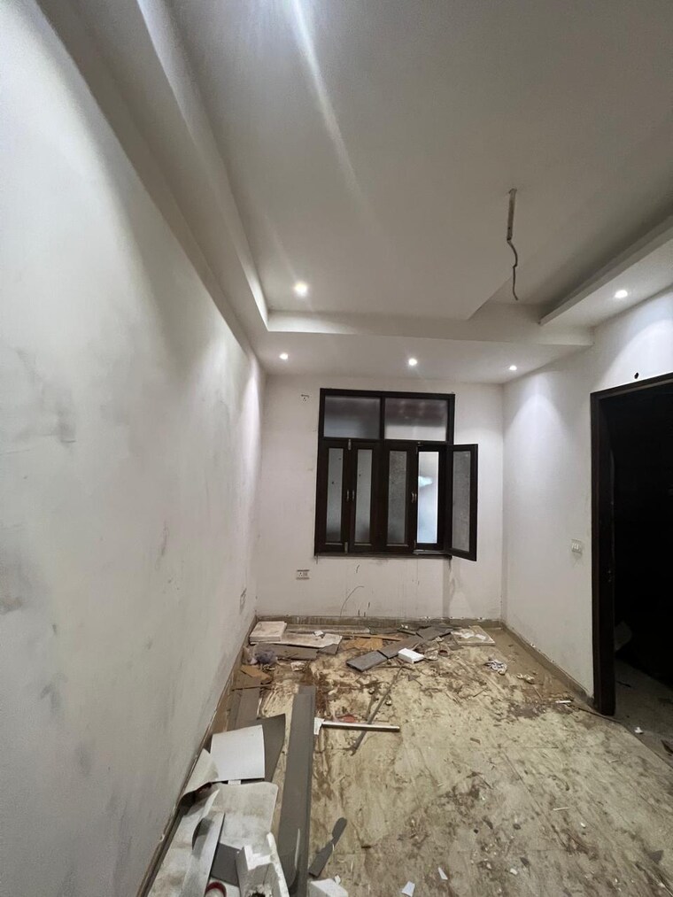 Room, sector 104 2 Bedroom 1050 Sq.Ft. Builder Floor In Sector 104 Noida 8632857