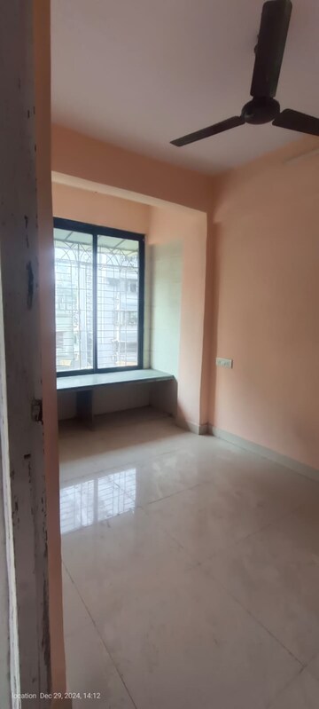 Room in 2 BHK Apartment at Akash Apartment Jambli Naka, Jambli Naka – for Rent