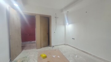 Room in 3 BHK Builder Floor at South City 1 – for Sale