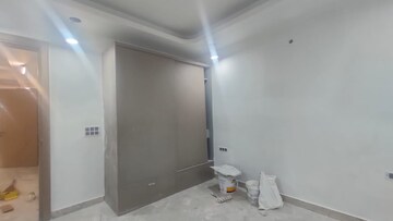 Room in 3 BHK Builder Floor at South City 1 – for Sale