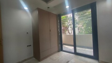 Building Lobby in 3 BHK Builder Floor at South City 1 – for Sale