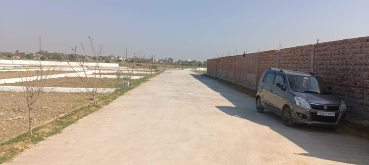  Parking, jewar  130 Sq.Yd. Plot In Jewar Greater Noida 8632868