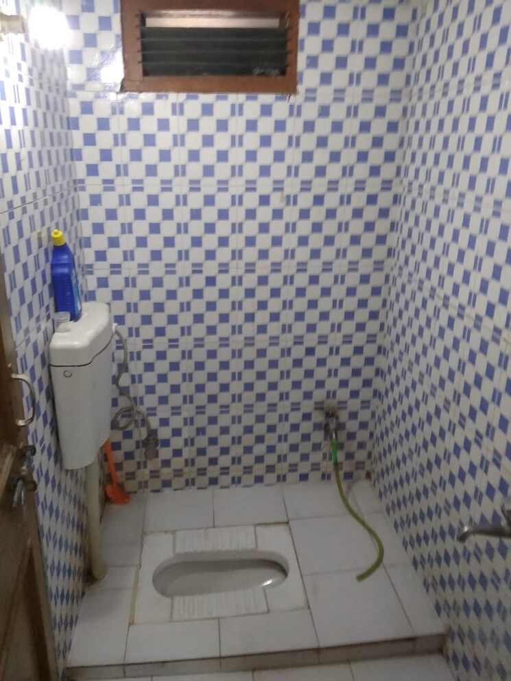 Bathroom, durgakund 2 Bedroom 900 Sq.Ft. Independent House In Durgakund Varanasi 8632870