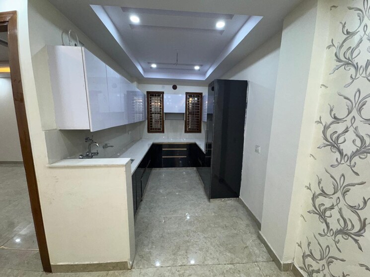 Kitchen, sector 73 2 Bedroom 1050 Sq.Ft. Builder Floor In Sector 73 Noida 8632904