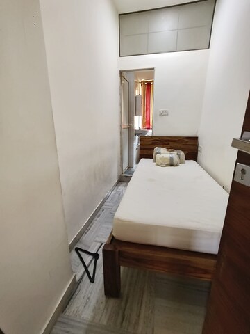 Bathroom in 2 BHK Apartment at Shailja Apartment, Pali Hill – for Rent