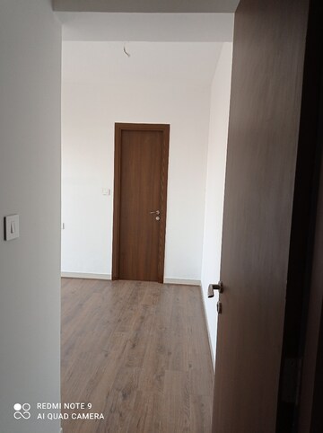 Room in 2 BHK Apartment at Sunteck City Avenue 1, Goregaon West – for Rent
