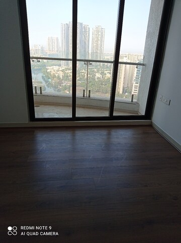 Room in 2 BHK Apartment at Sunteck City Avenue 1, Goregaon West – for Rent
