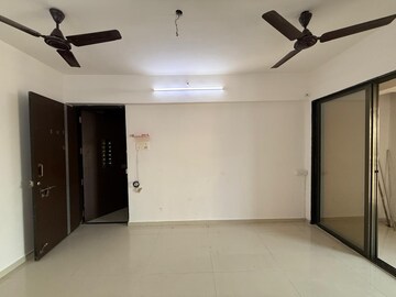 Room in 1 BHK Apartment at Seawoods – for Rent