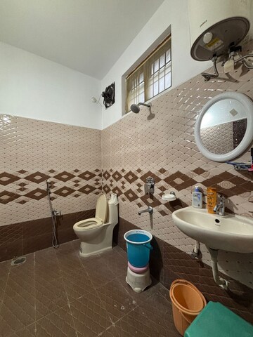 Team Area in 2 BHK Apartment at Ansal Valley View Estate, Gwal Pahari – for Rent