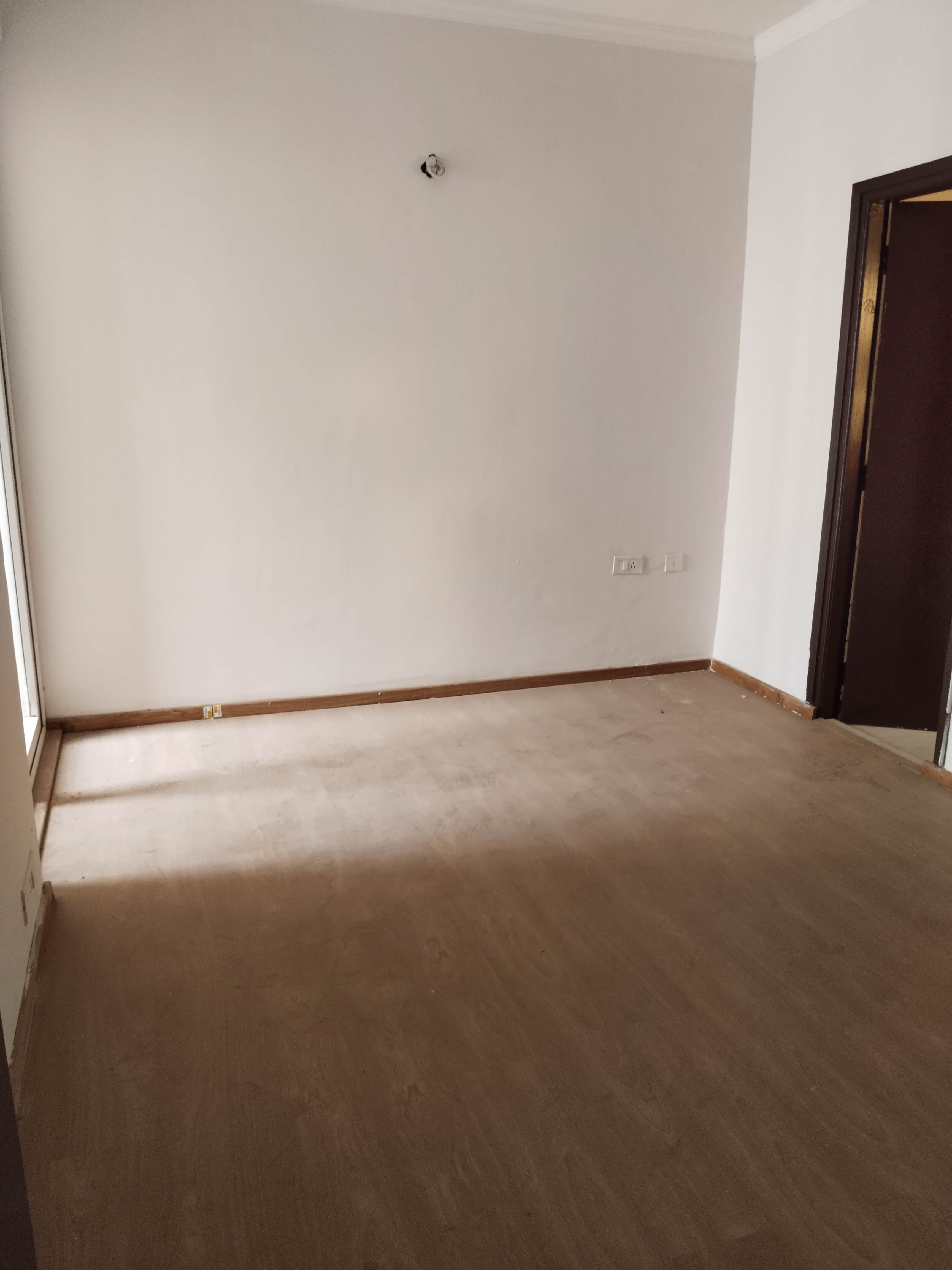 2 BHK + Extra Room Apartment For Rent in Amrapali Leisure Park