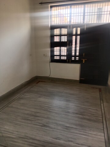 2 BHK Builder Floor For Rent in Sector 18