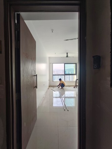 2 BHK Apartment For Rent in Kalpataru Immensa C, Kolshet Road