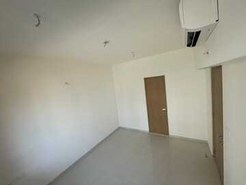 Room in 2 BHK Apartment at Lodha Eternis, Andheri East – for Rent