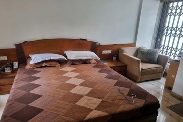 Bedroom in 3 BHK Apartment at Chaitanya Tower, Prabhadevi – for Rent