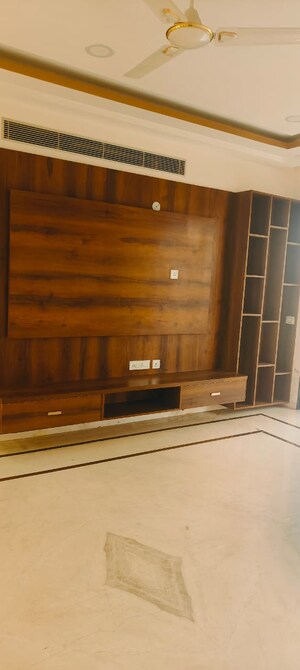 Room in 3 BHK Apartment at Vatika Seven Elements, Sector 89a – for Sale