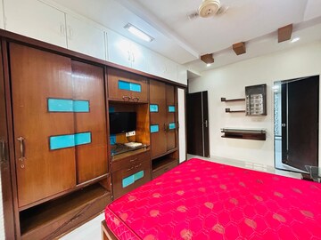 Bedroom in 2 BHK Apartment at Seawoods – for Rent