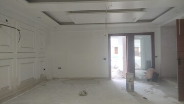 Room in 4 BHK Builder Floor at Sector 14 – for Sale
