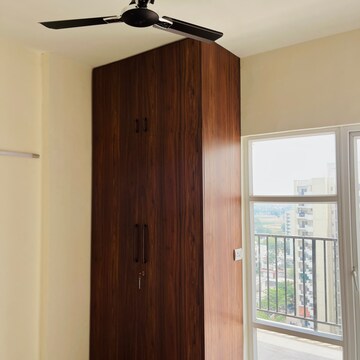 Room in 3 BHK Apartment at GLS Arawali Homes Phase 2, Sohna Sector 4 – for Rent