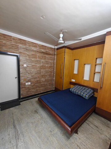 Bedroom in 3 BHK Builder Floor at Andheri West – for Rent