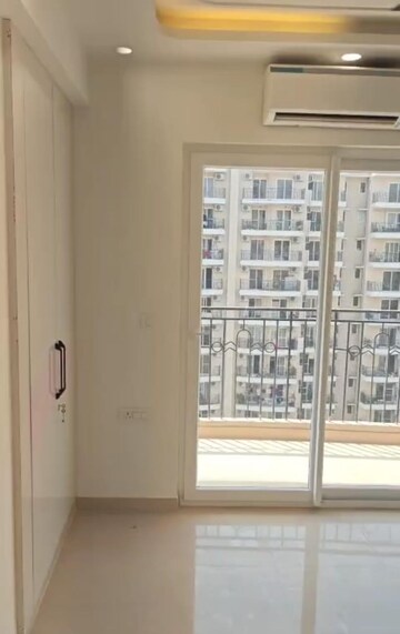 Room in 3 BHK Apartment at ATS Nobility, Sector 4 Greater Noida – for Rent