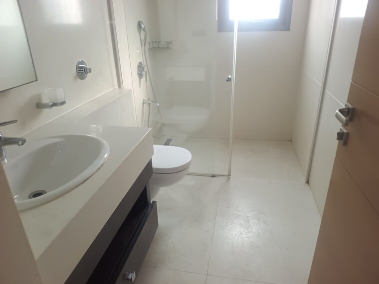 Bathroom, sobha-international-city-phase-1 5 Bedroom 5816 Sq.Ft. Villa In Sector 109 Gurgaon 8633137