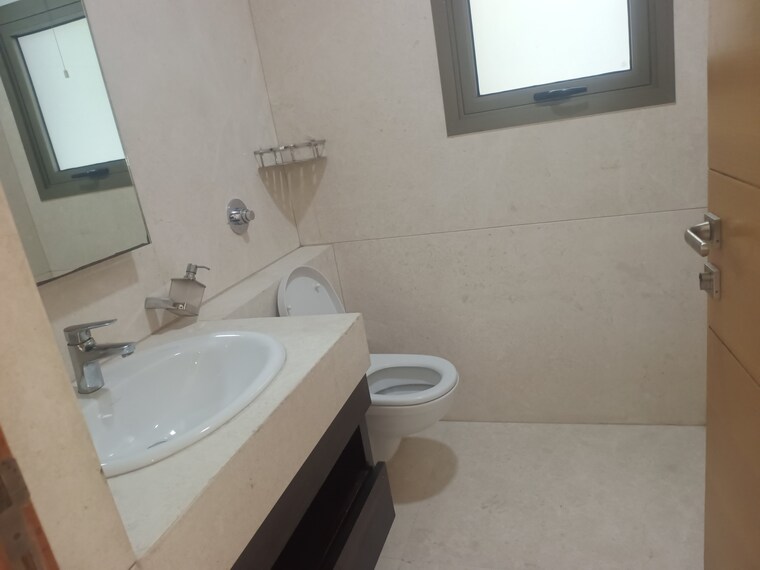 Bathroom, sobha-international-city-phase-1 5 Bedroom 5816 Sq.Ft. Villa In Sector 109 Gurgaon 8633137