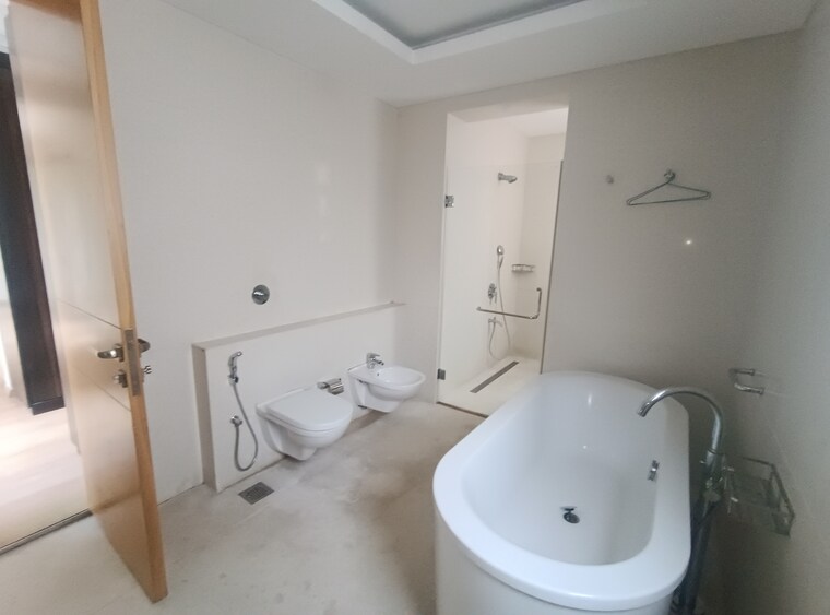 Bathroom, sobha-international-city-phase-1 5 Bedroom 5816 Sq.Ft. Villa In Sector 109 Gurgaon 8633137