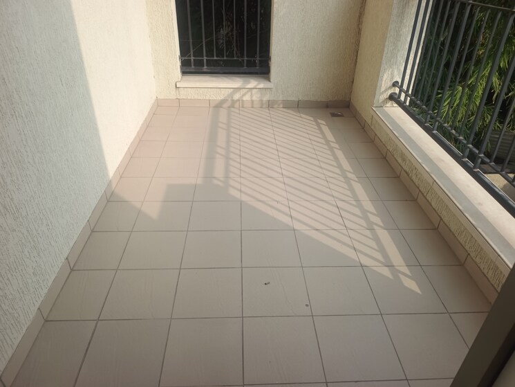 Balcony, sobha-international-city-phase-1 5 Bedroom 5816 Sq.Ft. Villa In Sector 109 Gurgaon 8633137