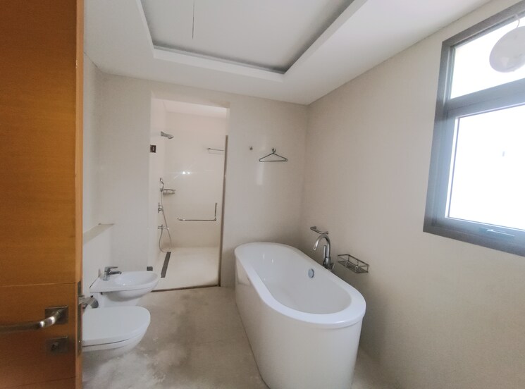 Bathroom, sobha-international-city-phase-1 5 Bedroom 5816 Sq.Ft. Villa In Sector 109 Gurgaon 8633137