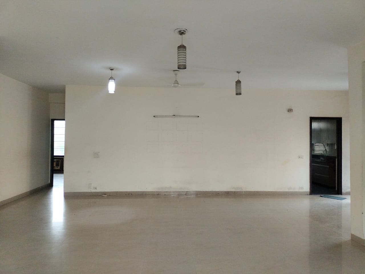 3 BHK + Pooja Room Builder Floor For Rent in Unitech South City II