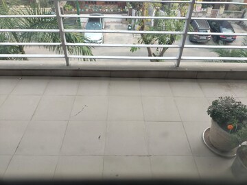 Balcony in 3 BHK Builder Floor at Unitech South City II, Sector 50 – for Rent