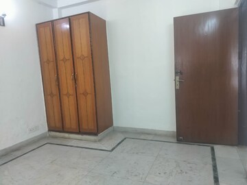 Bedroom in 3 BHK Builder Floor at SS Mayfield Gardens, Sector 51 – for Rent