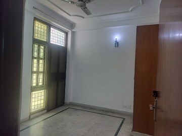 Room in 3 BHK Builder Floor at SS Mayfield Gardens, Sector 51 – for Rent