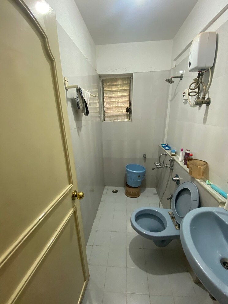 Bathroom, khar west 3 Bedroom 1650 Sq.Ft. Apartment In Khar West Mumbai 8633145
