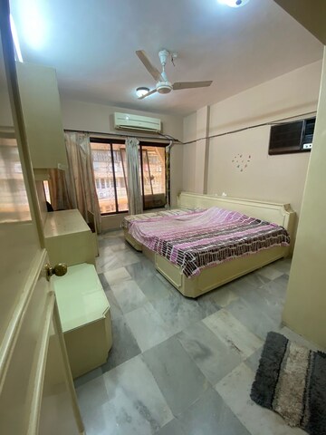 Bedroom in 3 BHK Apartment at Khar West – for Rent