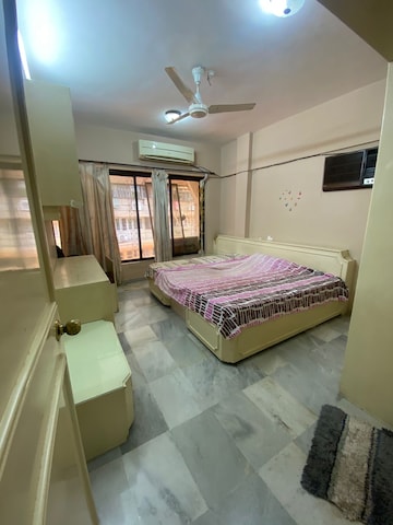 3 BHK Apartment For Rent in Khar West