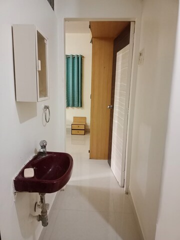 2 BHK Apartment For Rent in Bandra West