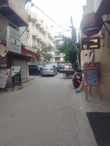  Shop For Rent in Kailash Colony
