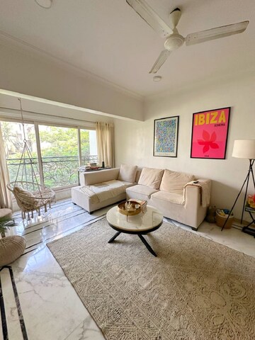 Living Room in 3 BHK Apartment at Khar West – for Rent