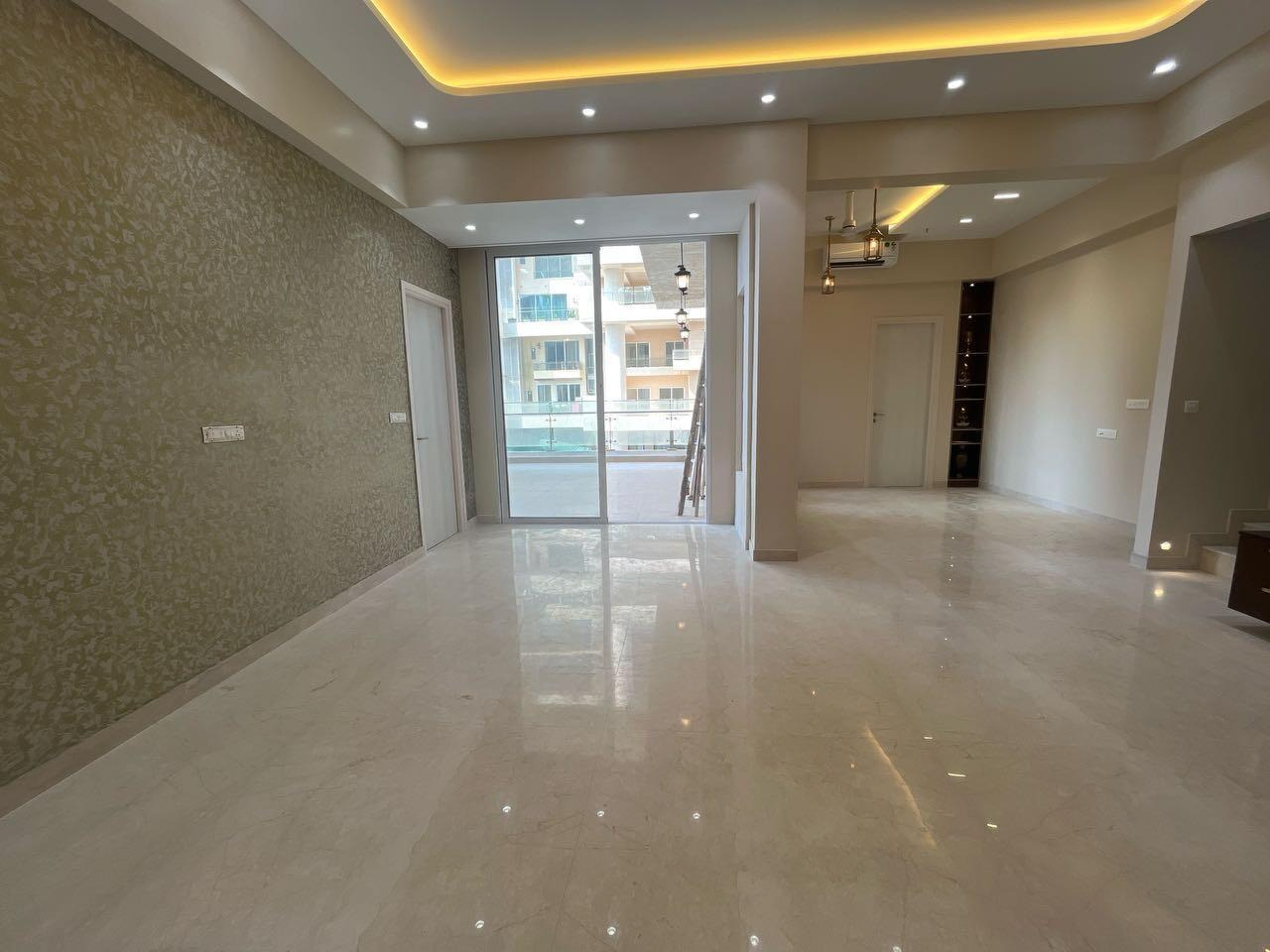 4 BHK + Servant Room Apartment For Rent in Indiabulls Sky Forest