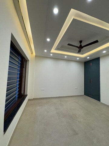 Kitchen in 2 BHK Builder Floor at Sector 76 – for Rent