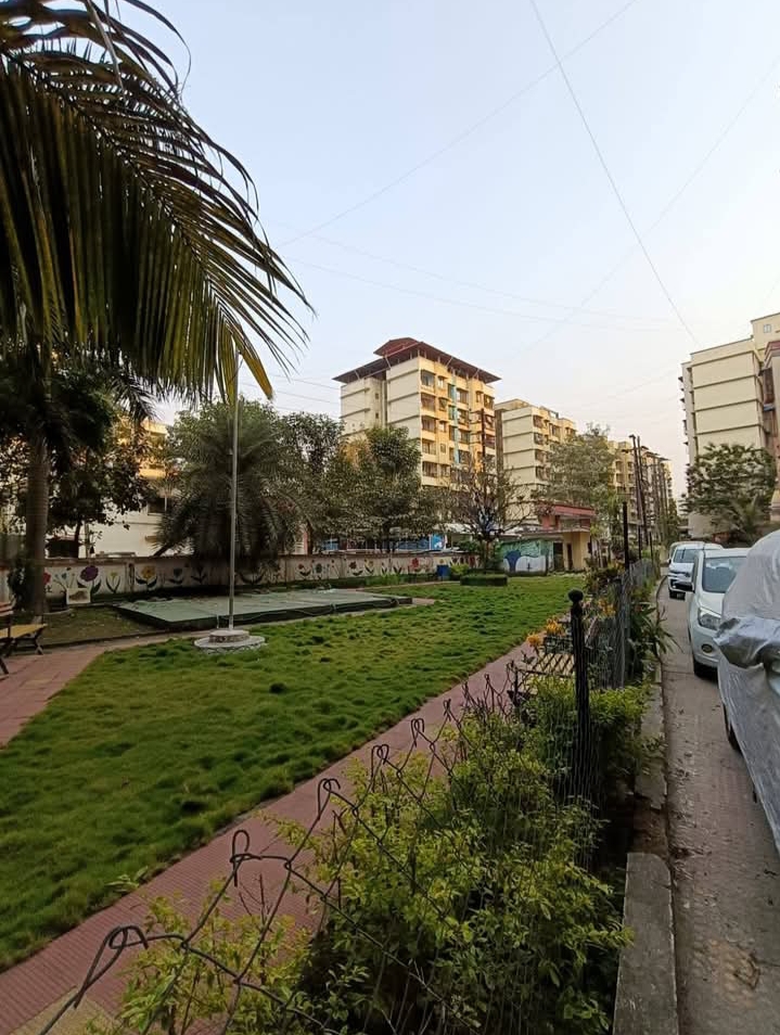 2 BHK + Extra Room Apartment For Sale in Shiv Darshan Complex