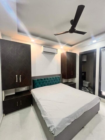 Bedroom in 1 BHK Builder Floor at Sector 43 – for Rent