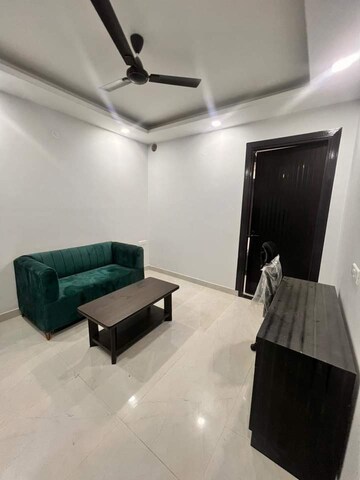 1 BHK Builder Floor For Rent in Sector 43