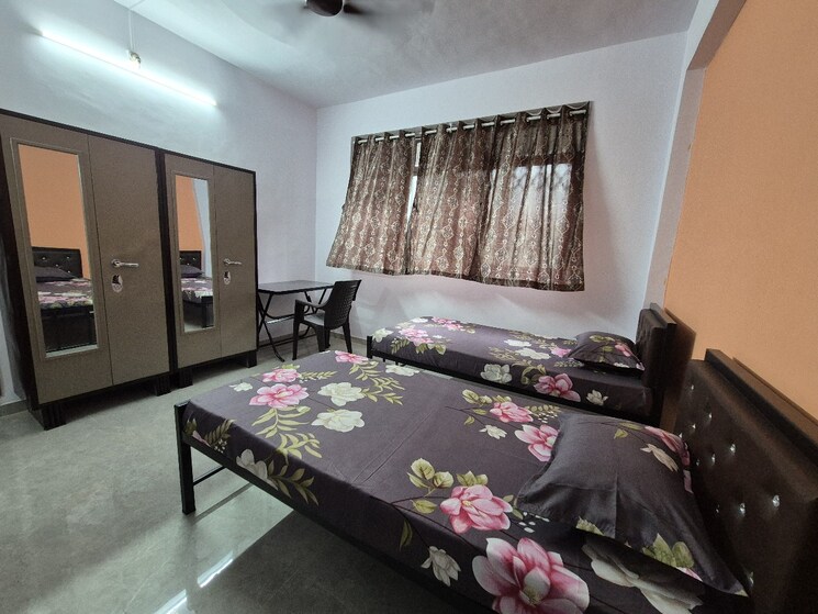 Room, malad east Pg For Boys & Girls In Malad East 8633293