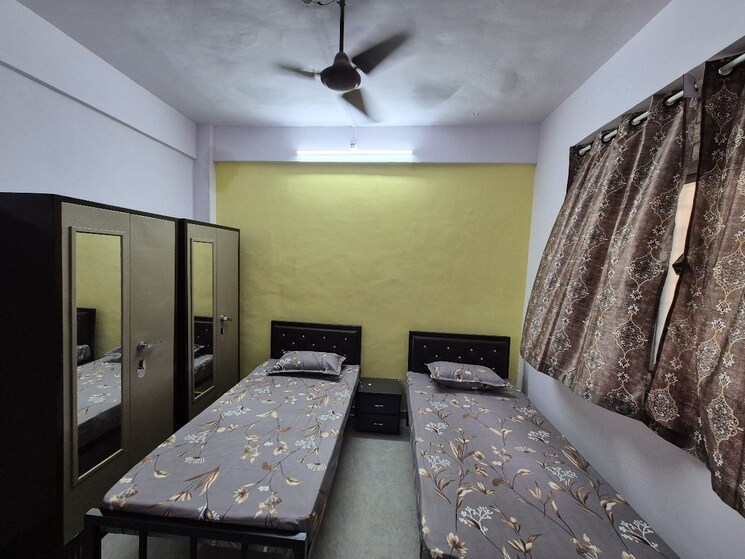 Room, malad east Pg For Boys & Girls In Malad East 8633293