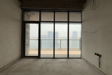 Room in 4 BHK Apartment at Omkar 1973, Worli – for Sale