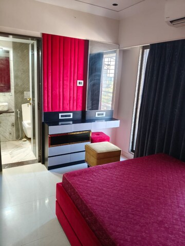 Bedroom in 2 BHK Apartment at Andheri West – for Rent